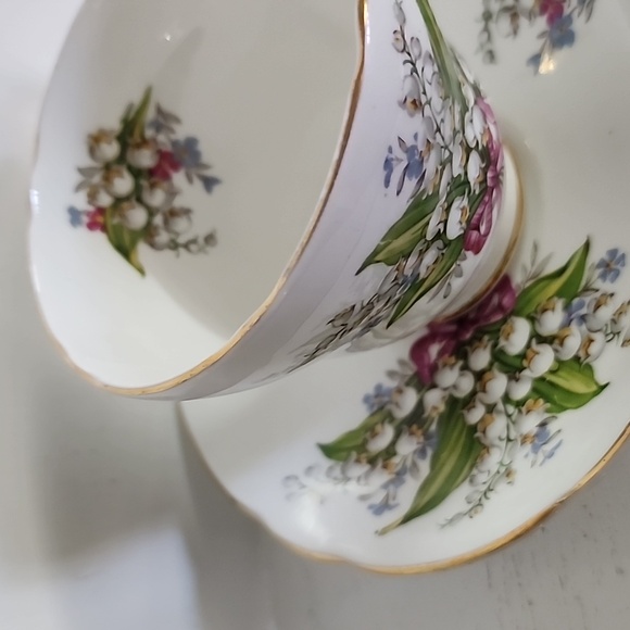 VTG Regency English Bone China Lily of Valley Floral Tea Cup & Saucer Gold Trim - Picture 6 of 9